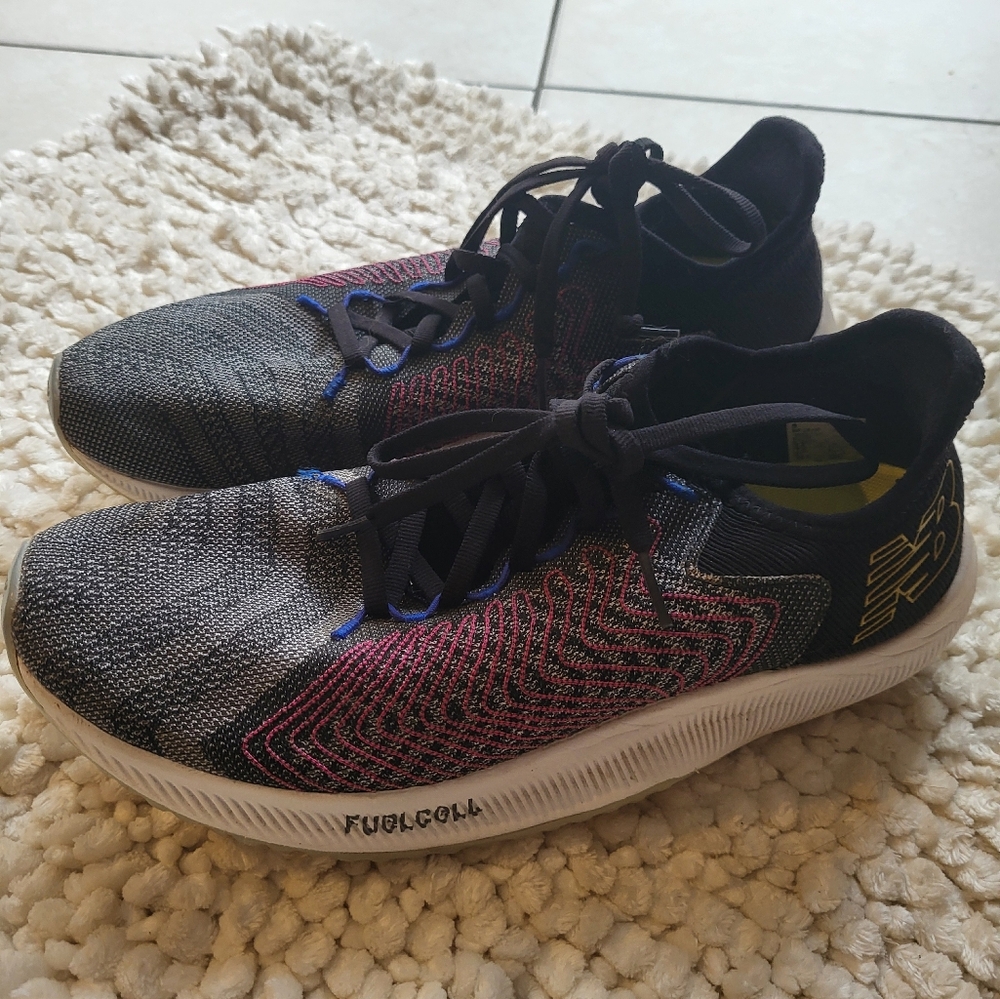 New Balance Fuelcell size 9.5